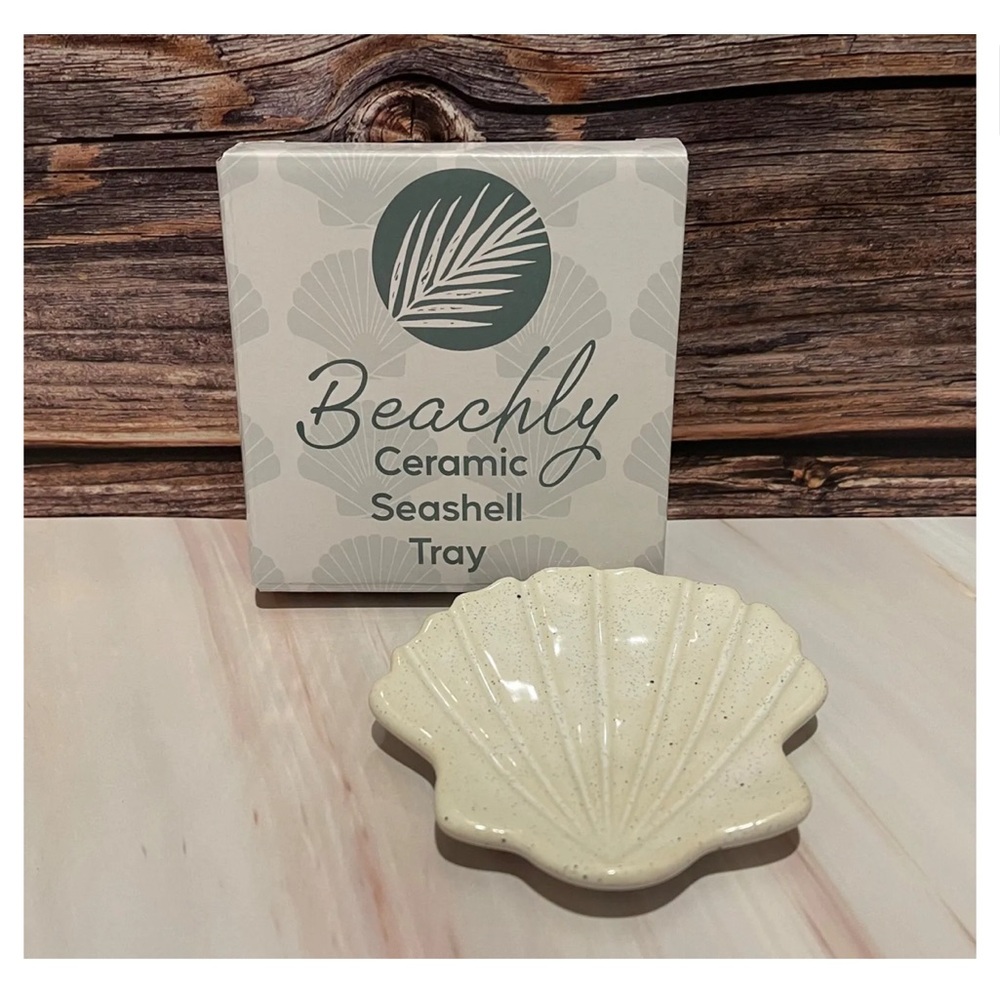 “The Sand-Speckled Seashell Tray” by Beachly $25 NIB / NEW